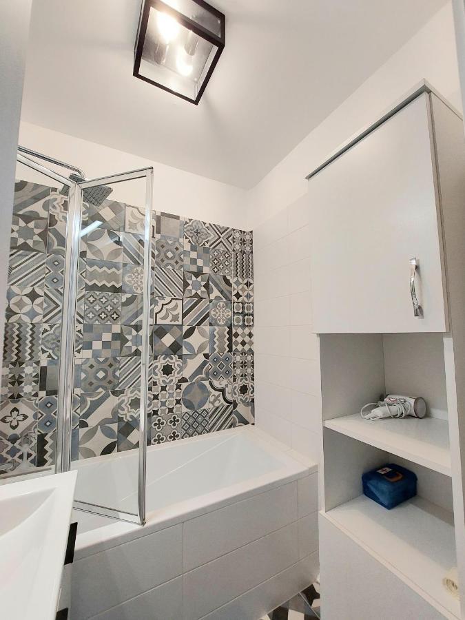 Aweshome City Apartment - 3 Bedrooms And Free Parking ديبريتْسين المظهر الخارجي الصورة