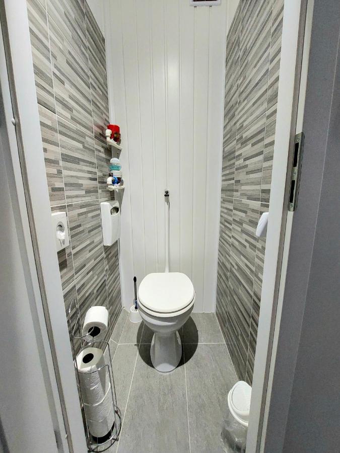 Aweshome City Apartment - 3 Bedrooms And Free Parking ديبريتْسين المظهر الخارجي الصورة