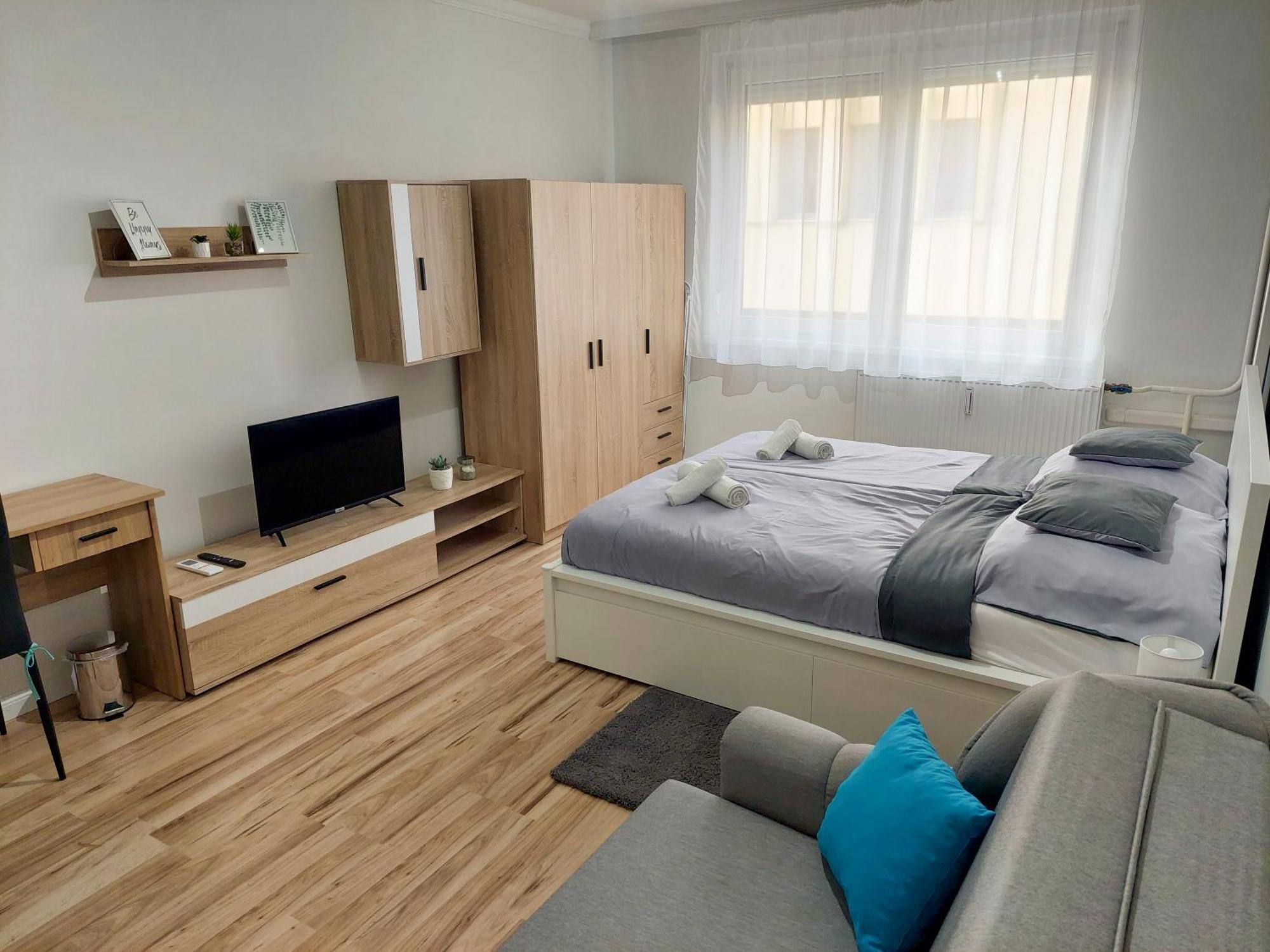 Aweshome City Apartment - 3 Bedrooms And Free Parking ديبريتْسين المظهر الخارجي الصورة